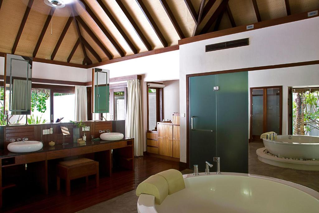 Coco Bodu Hithi Maldives 5* - 3 Nights