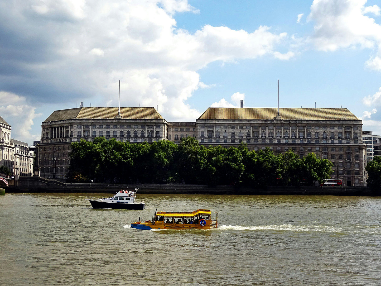 Discover London and Scotland 9 Days / 8 Nights